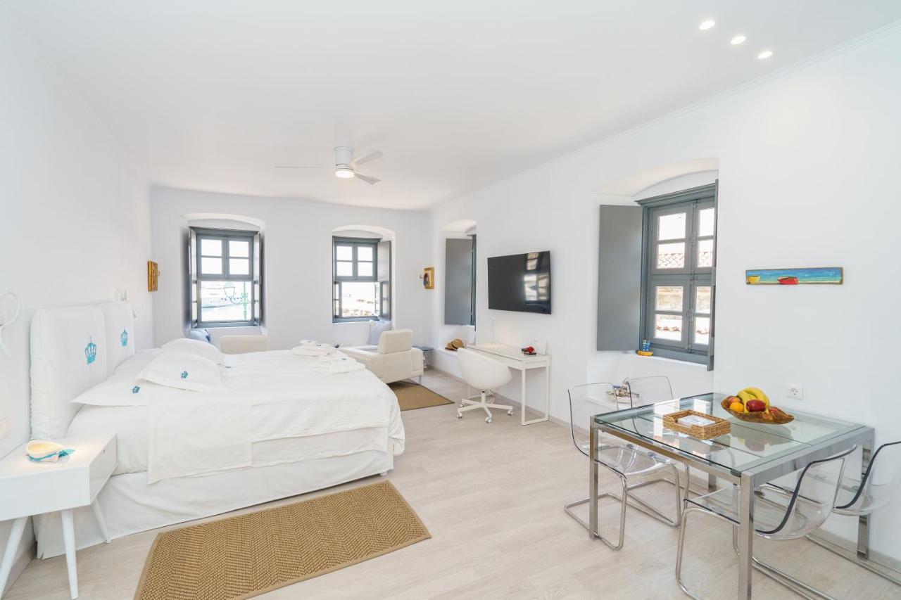My Crown Suite, Hydra Port ภายนอก รูปภาพ