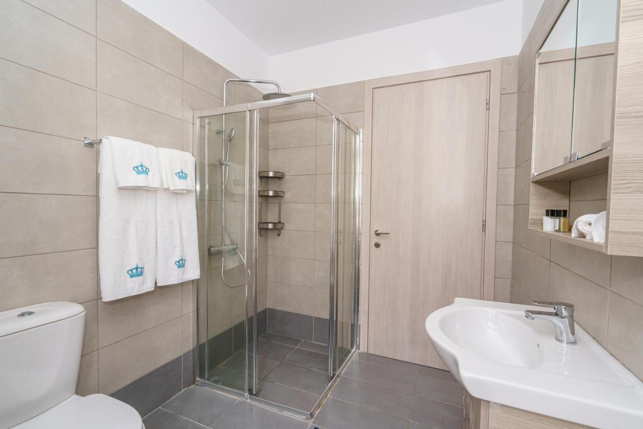 My Crown Suite, Hydra Port ภายนอก รูปภาพ